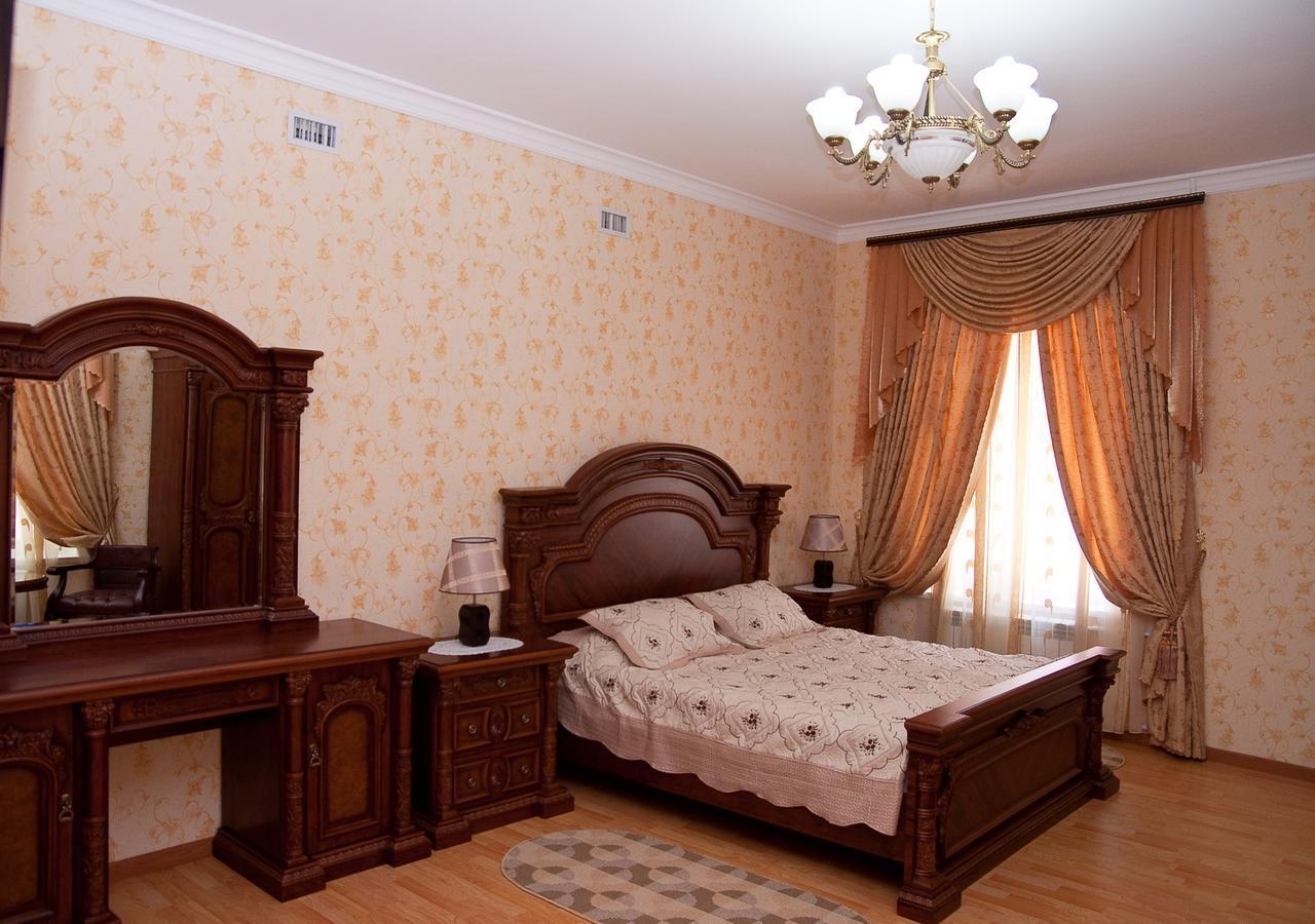 Bahoriston Hotel Guliston الغرفة الصورة